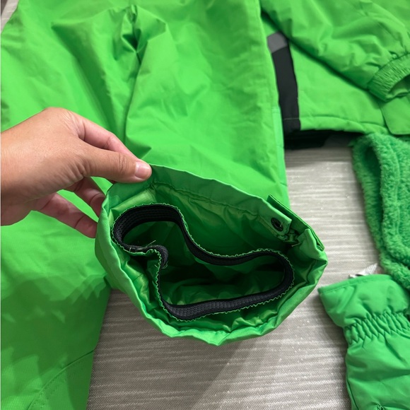 Green Winter Snow Suit Set - Picture 3 of 5